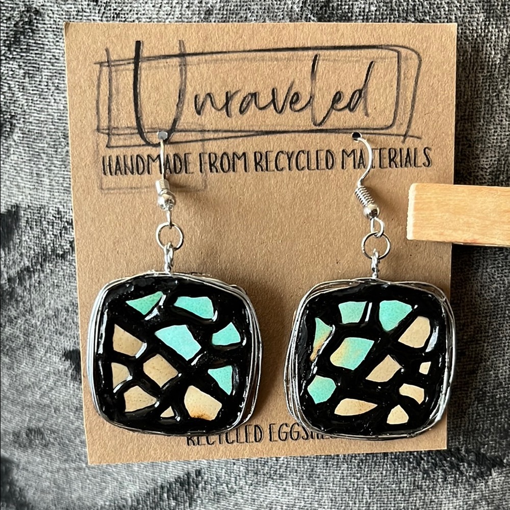 Unraveled Black and Green Recycled Eggshells Earrings